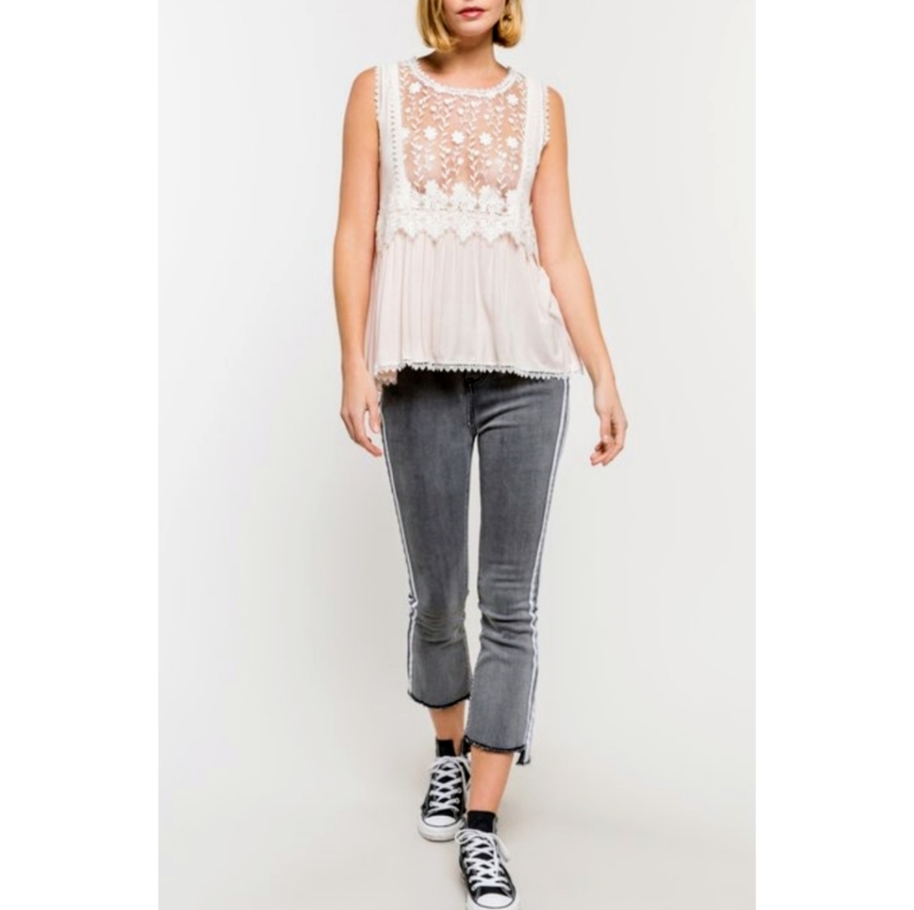 🆕🌿POL FLORAL MESH TOP🌿 - Picture 4 of 6